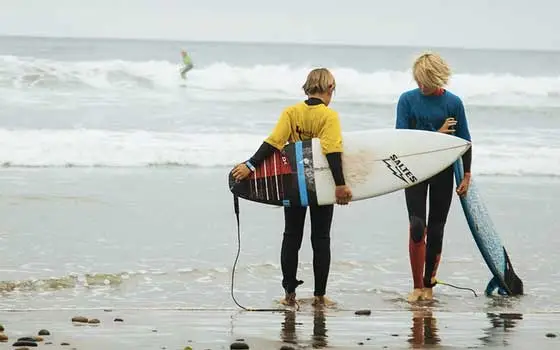surfers 